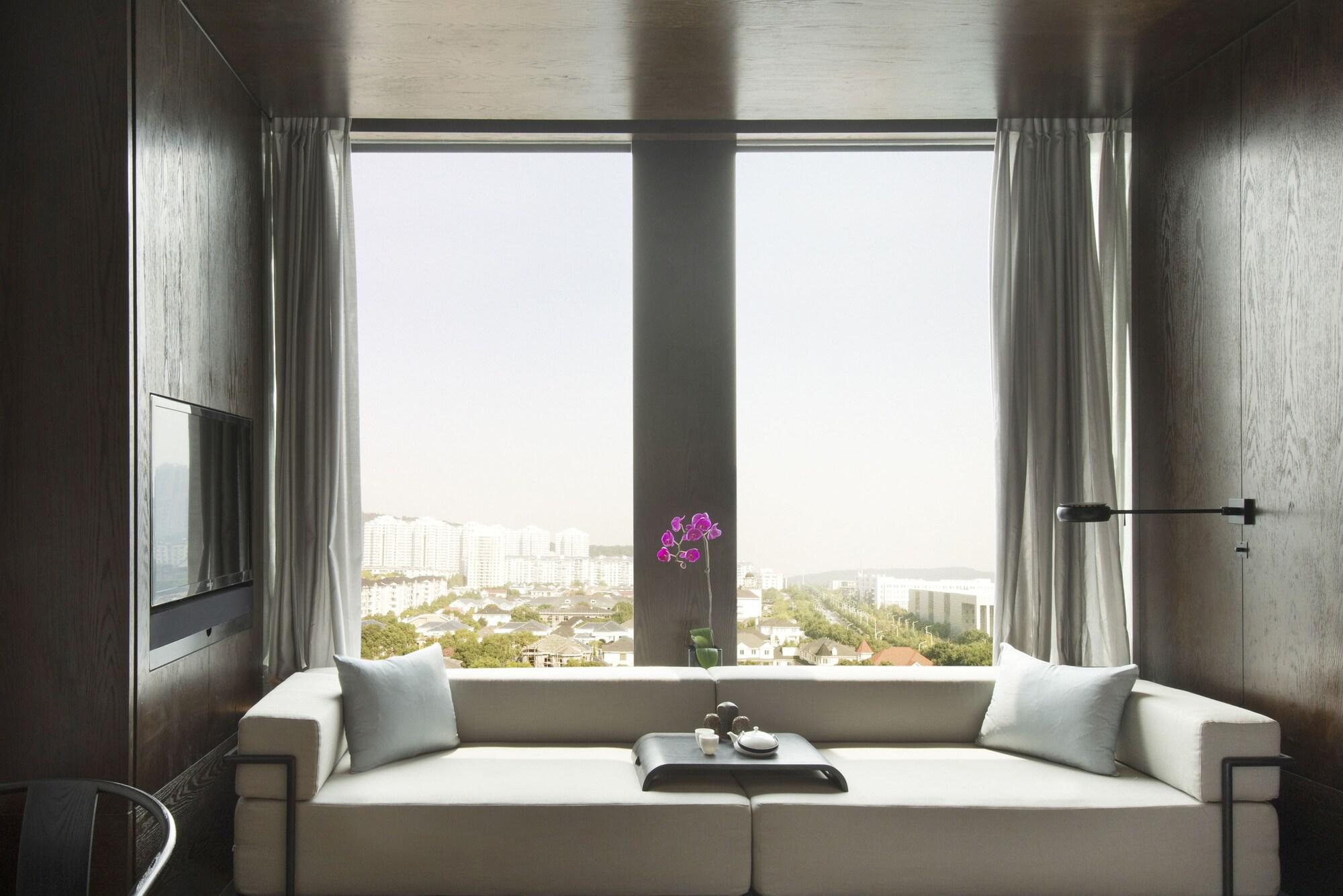 Hyatt Regency Wuhan Optics Valley Екстер'єр фото